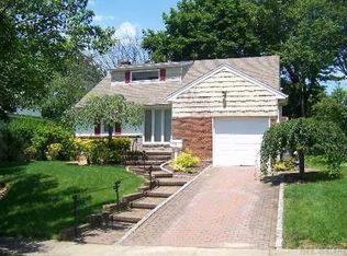 421 Devonshire Rd, Baldwin, NY 11510