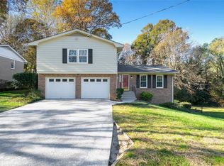 6934 Lockridge Dr, Doraville, GA 30360