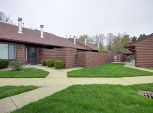 10 Evergreen Sq #10, Savoy, IL