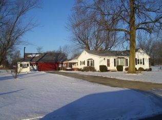 6957 Oak Rd, Plymouth, IN 46563