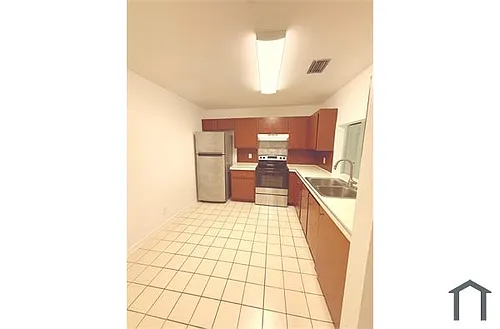4100 NW 114th Ave Photo 1