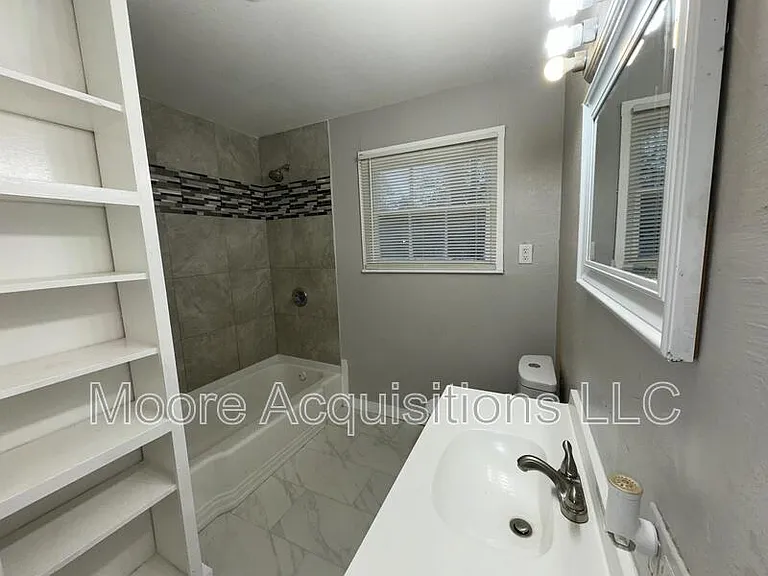 500 W Burrell St — Photo 8