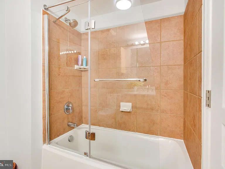 631 D St NW #638 — Photo 11