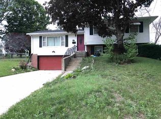 1423 Sunrise Cir, Ottumwa, IA 52501