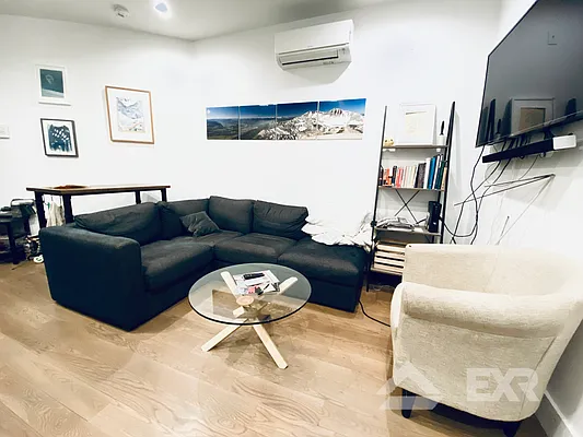 Rented by EXR | media 2