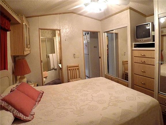 5th image of 534 Pansy St
