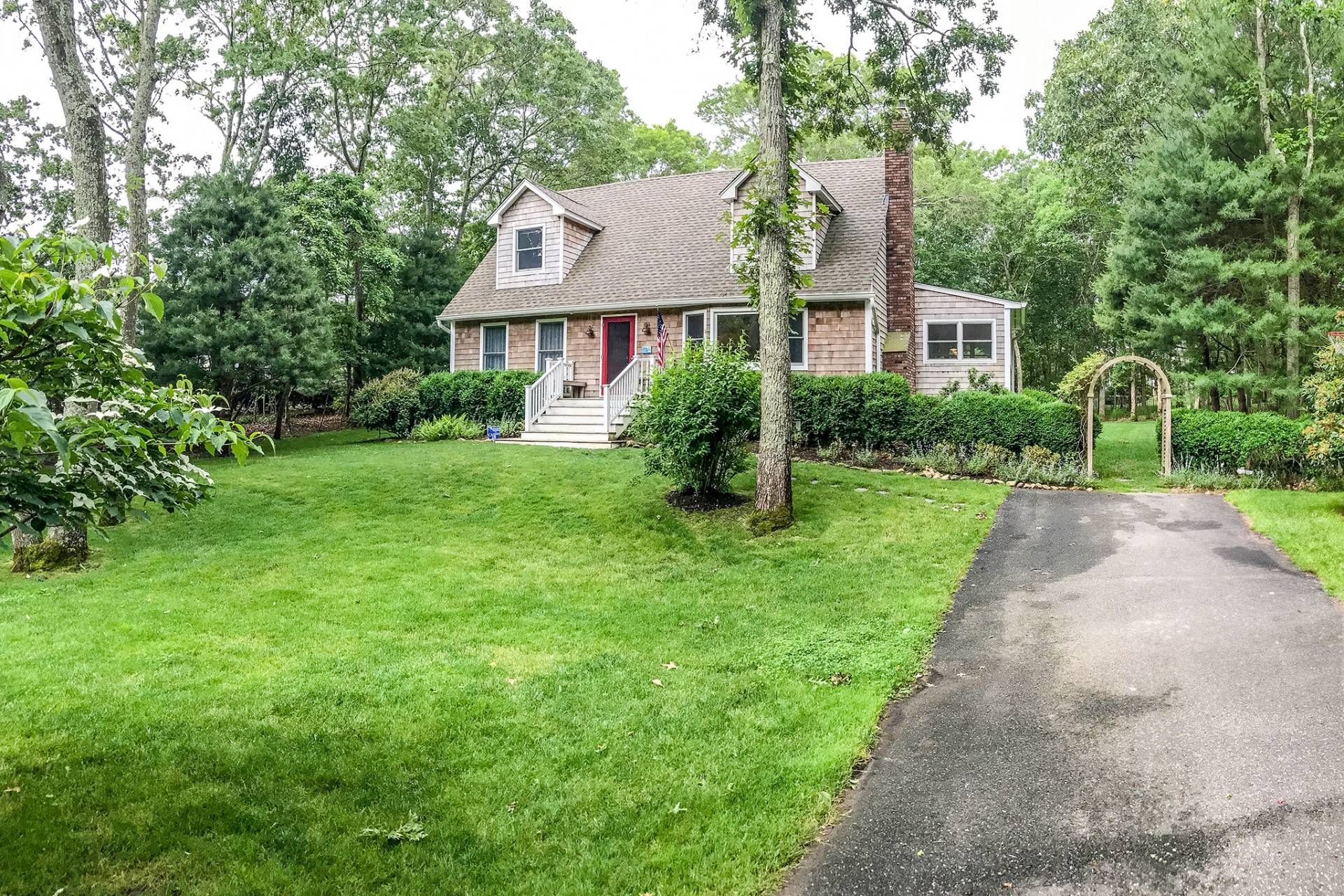 28 Wildwood Dr, Sag Harbor, NY 11963 | Out East