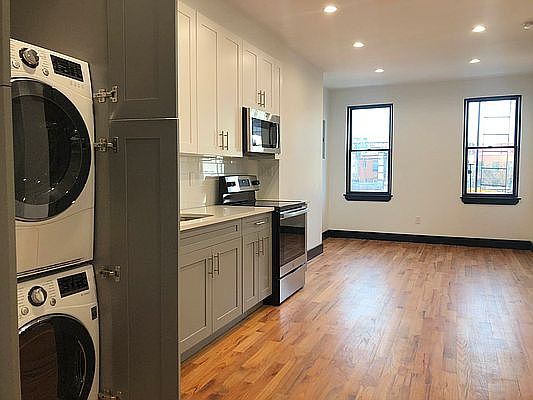 1st image of 960 Pacific St #2L