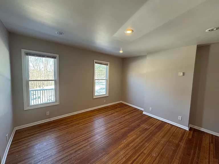 138 Pawling Ave #138 — Photo 8