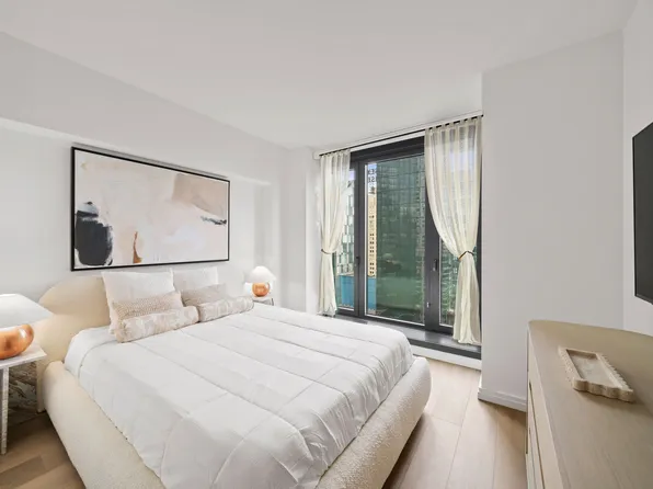 111 West 56th Street image 8 of 17