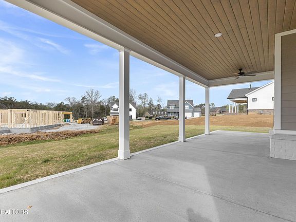 4th image of 125 Limelight Ln