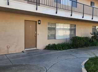 560 W Gonzales Rd #6, Oxnard, CA 93030
