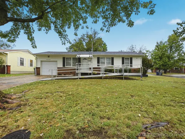1905 W 49th St, Tulsa, OK 74107
