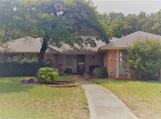 1820 Druid Ln, Fort Worth, TX 76112