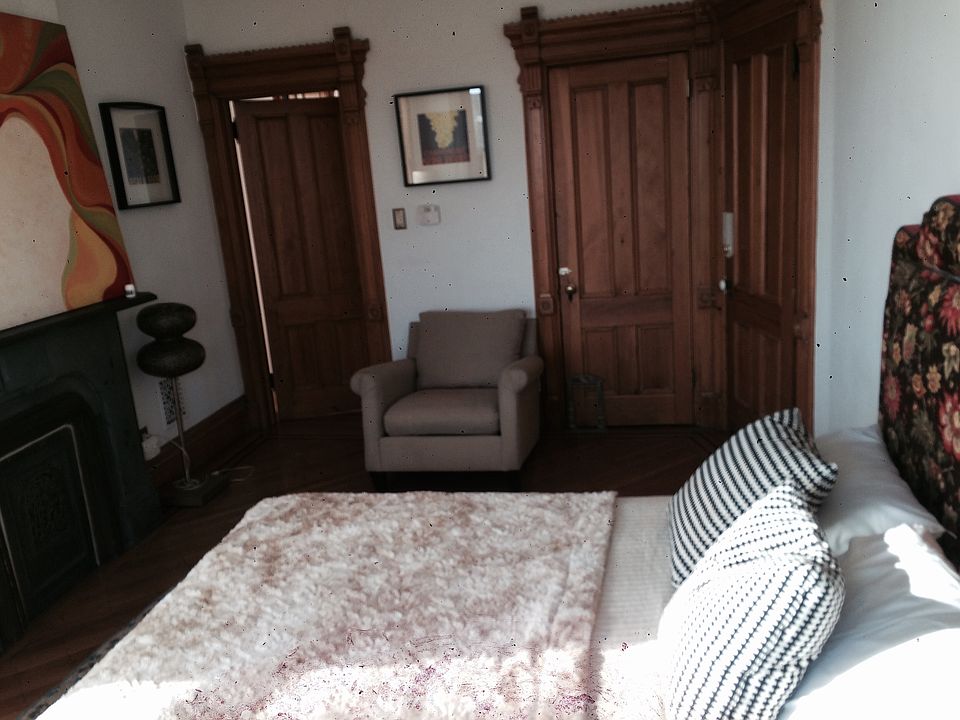 2nd image of 921 Greene Ave #2