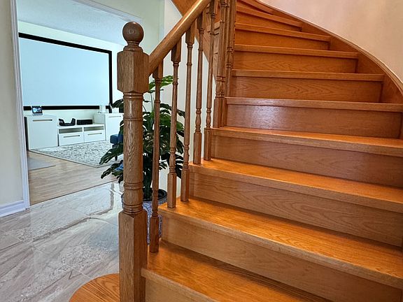 4th image of 2554 Valencia Rd