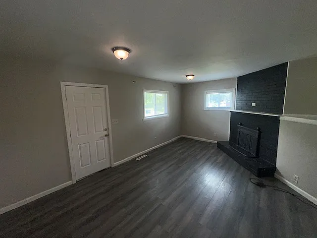 4 bed, $1,700 — Photo 2
