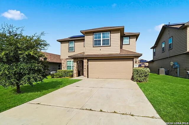 5 bed, 2.5 bath, 2544 sqft, $2,000 — Photo 2