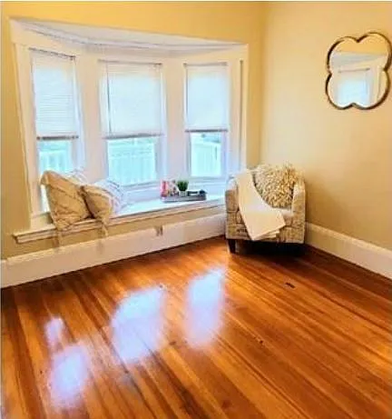 4 bed, 9999 sqft, $5,600 — Photo 4
