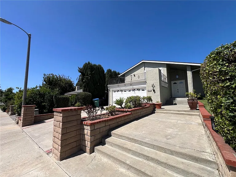 25281 Parthenon Ave — Photo 36