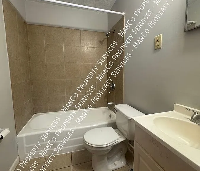 504 S Garland Ave — Photo 4