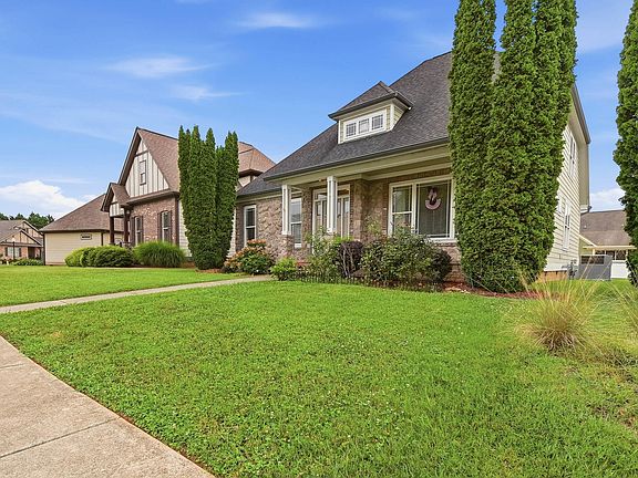 3rd image of 9712 Rookwood Cir