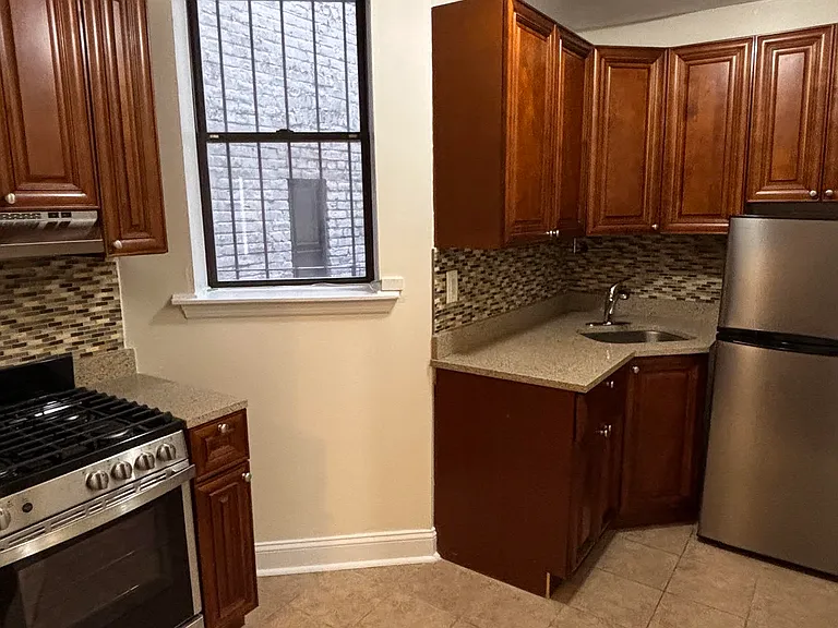 323 E 92nd St #4B — Photo 4