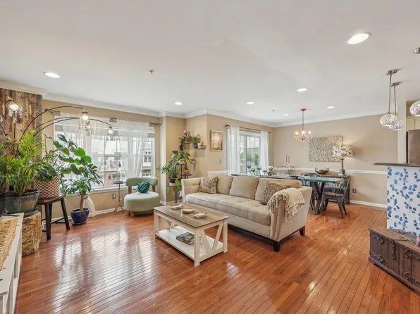 24 Maritime Way, Bayonne, NJ 07002