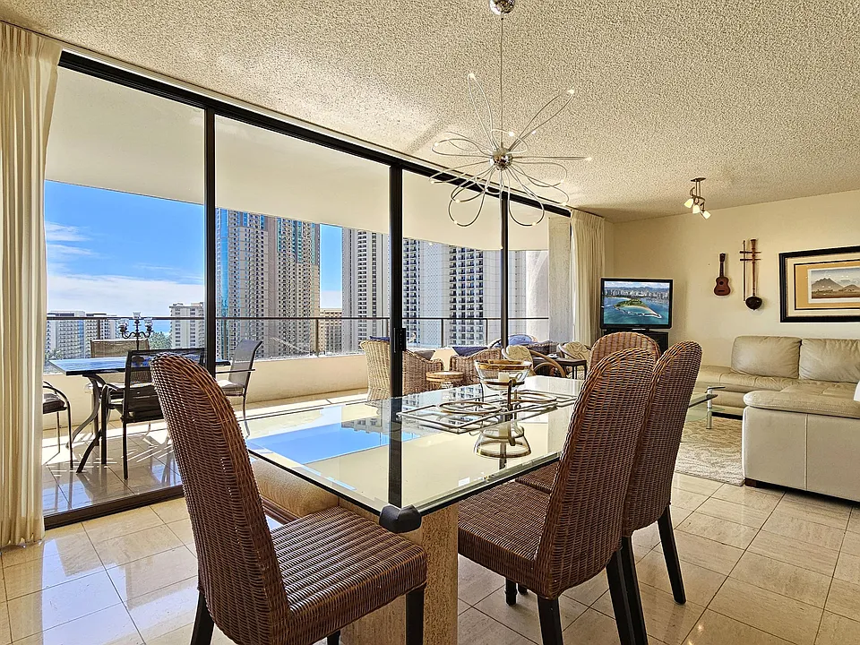 1910 Ala Moana Blvd #17B