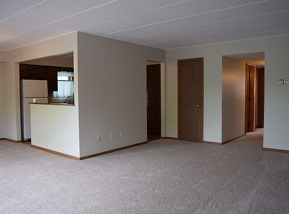 3rd image of 4731 W 105th Pl APT 2f