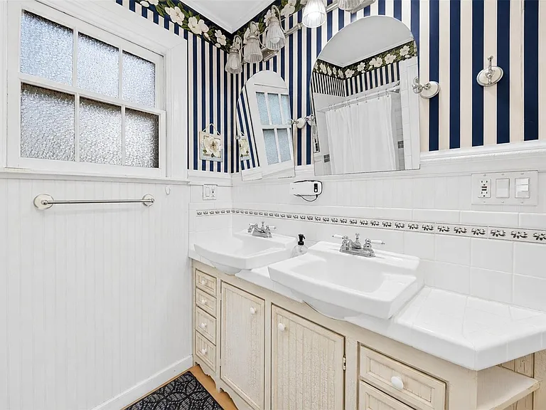 1918 Avenue L 1/2 — Photo 21