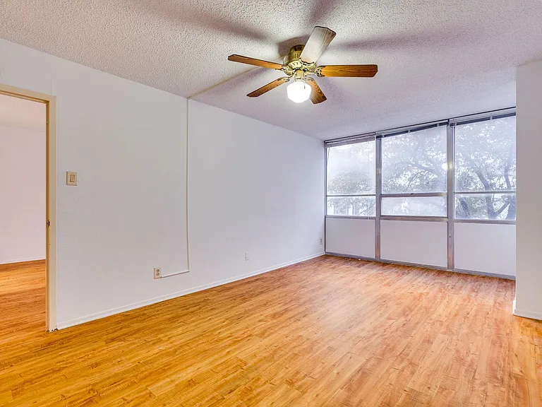 1800 Lavaca St #214 — Photo 21
