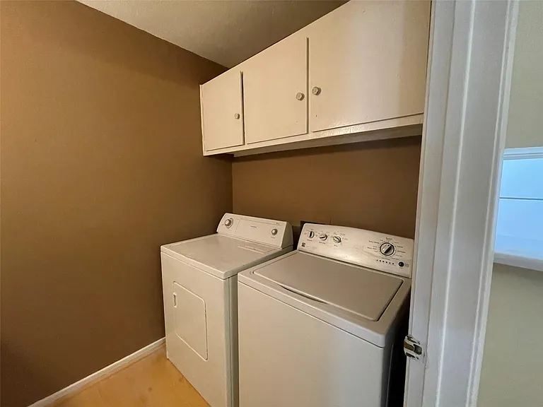 4079 Young St — Photo 17