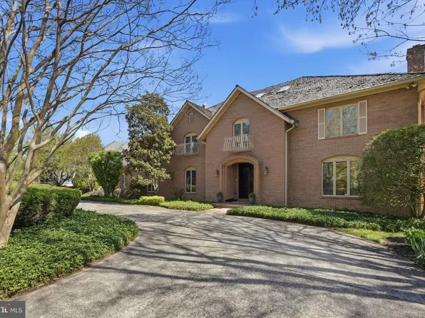 10517 Alloway Dr, Potomac, MD 20854