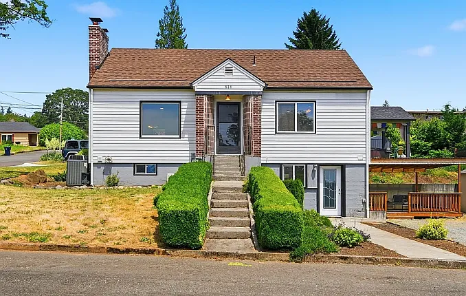 3 bed, 1.5 bath, 1449 sqft, $2,495 — Photo 1