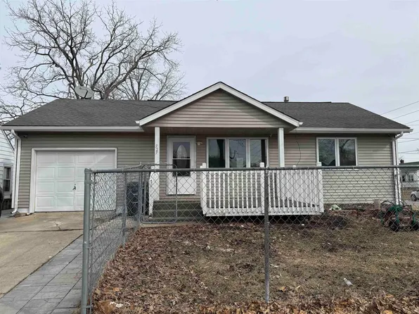 929 Randolph St, Waterloo, IA 50702