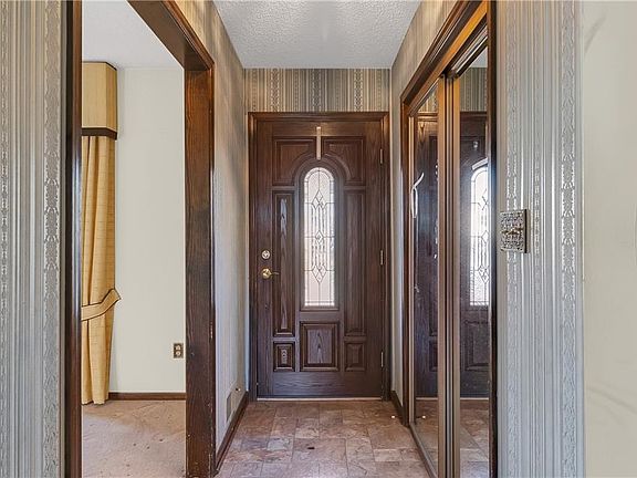 3rd image of 5417 Locust Ln