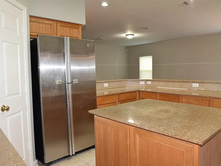 6807 Turtlewood Dr — Photo 4
