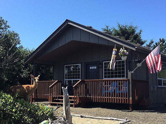 3rd image of 929 Torrisdale Ave SW