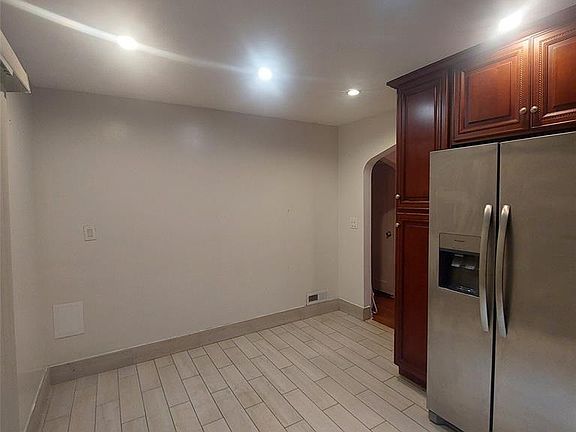 2nd image of 364 Billington Rd