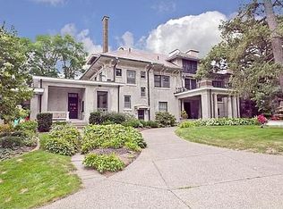 20 Forest Rd, Davenport, IA 52803