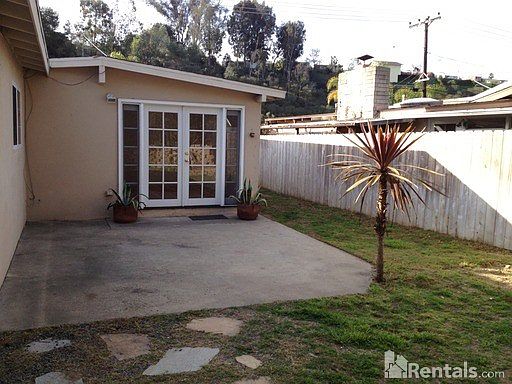 3rd image of 4678 Chateau Dr