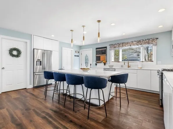 87 Alpine Pl #2, Franklin, MA 02038