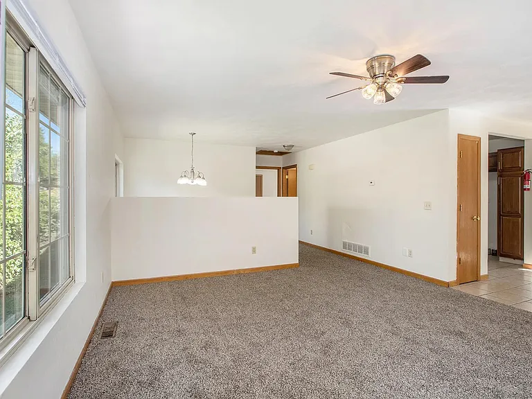 1419 Lafayette Ave — Photo 2