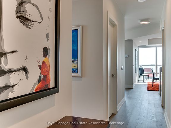 4th image of 90 Stadium Rd #1002