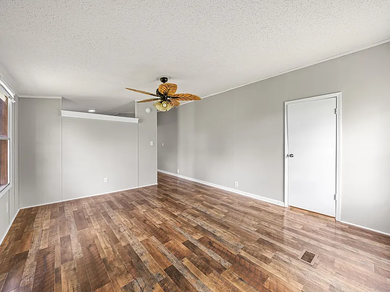 295 Tanglewood Dr — Photo 15