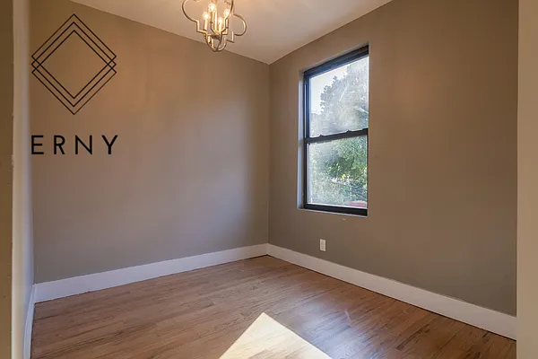 Rented by ERNY LLC | media 12