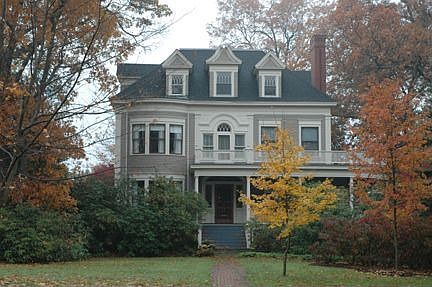 Front (east)