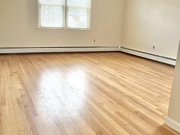 5th image of 47 Armourvilla Ave #2