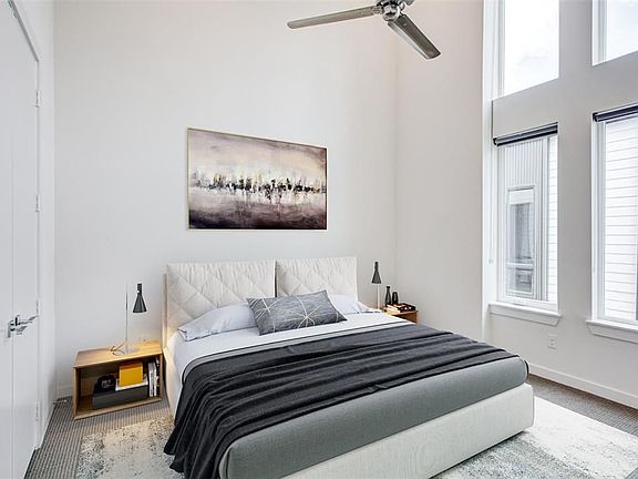5th image of 2112 Bennett Ave #305
